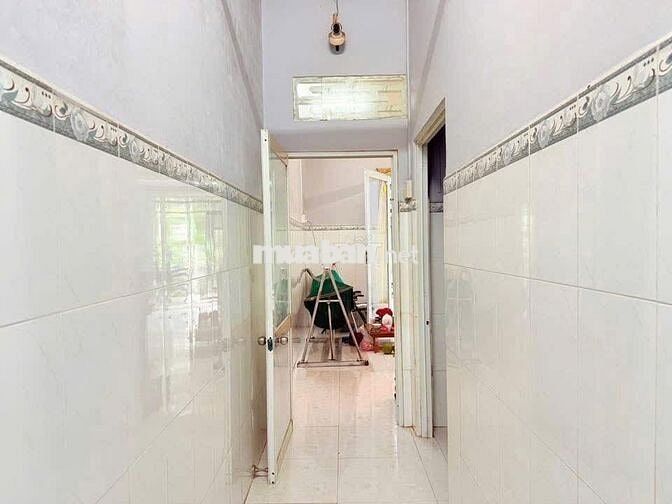 Bán gấp căn nhà cấp 4 ở Đ. Huỳnh Thị Mài , Tân Hiệp 80m2 SHR giá 810tr