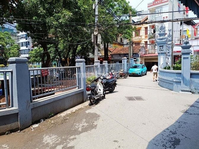 Bán nhà ngay ao đình phú đô view hồ khu dân cư đông đúc, kinh doanh