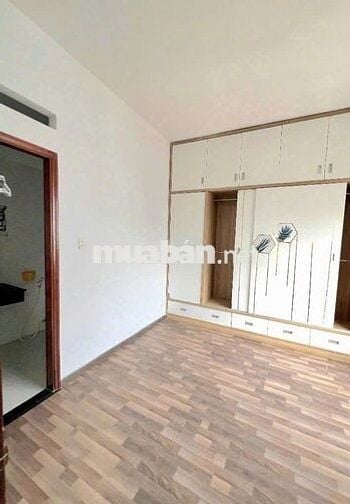 CỰC PHẨM ! CHO THUÊ NHÀ 221C Võ Văn Tần, Nhà mới 100% DTSD 400m2