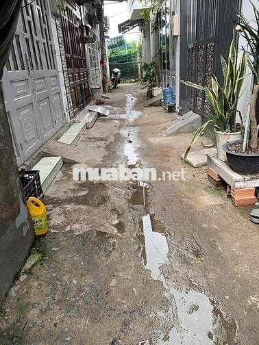 Bán nhà 4x10m, 1 lầu, gần nhà hàng cần phong, Nguyễn văn quá, q12