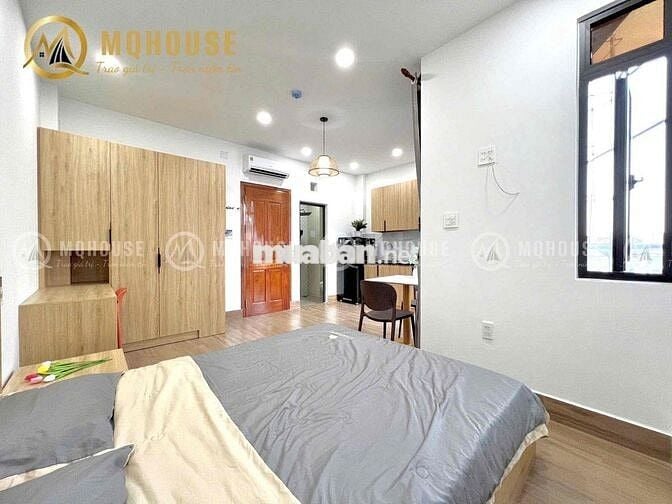 STUDIO BAN CÔNG FULL NỘI THẤT ĐI BỘ ĐẾN ĐẠI HỌC CÔNG NGHIỆP