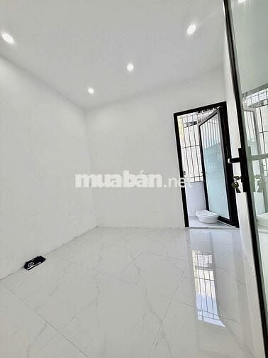 Nhà riêng Nguyễn Cao 5 tầng, nhà đẹp 3 phòng ngủ,Wc. Tầng 1 kinh doanh