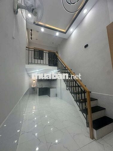 BÁN GẤP NHÀ CHIẾN LƯỢC CHỈ NHỈNH 2 TY