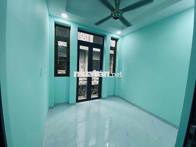 Cho thuê nhà mới xây 2 lầu, 4PN, ngay Coopmart Quang Trung