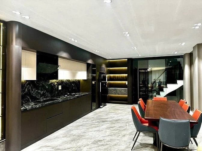Siêu phẩm Hồng Tiến 8 tầng thang máy vỉa hè đường 17m kinh doanh