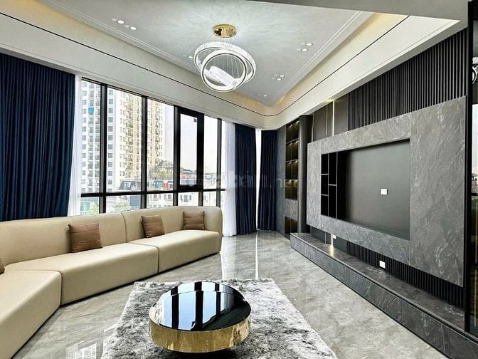 Siêu phẩm Hồng Tiến 8 tầng thang máy vỉa hè đường 17m kinh doanh