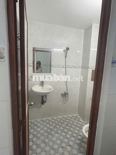 Cho thuê tầng trệt hoặc tầng 2 nhà 380 Nguyễn Văn Khối