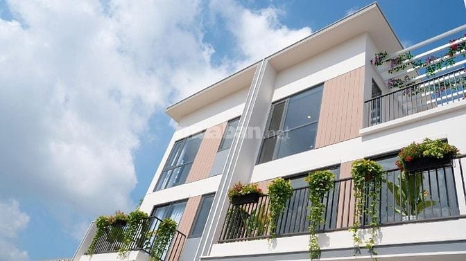 Nhà ở thương mại giá chỉ 21 triệu/m2 DTSD 180m2 1trệt 2lầu, 3pn, 4wc