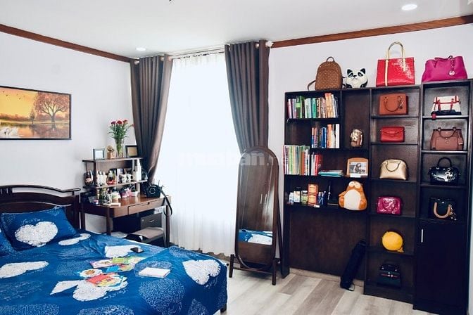 Bán căn hộ Hoàng Anh Giai Việt - 856 Tạ Quang Bửu, P Chánh Hưng (mới)