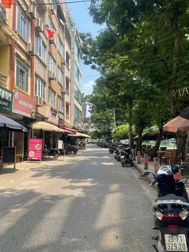 Cho thuê 3 tầng MT phố đường Láng, Đống Đa, Hà Nội, 40tr 