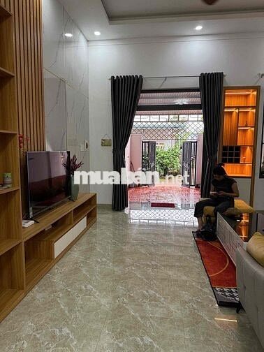 Bán gấp nhà full nội thất hẻm nhựa C1 8m đường Y Wang, Phường Eakao