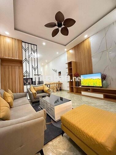 Bán gấp nhà full nội thất hẻm nhựa C1 8m đường Y Wang, Phường Eakao