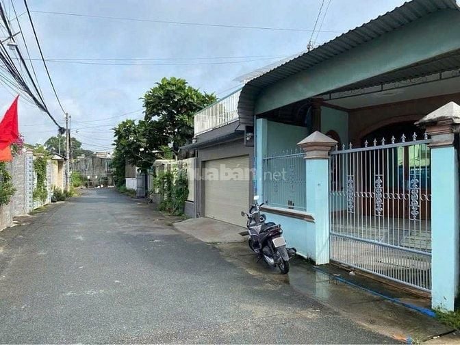 Cần bán ngay sau chợ thới tứ thới tam thôn giá 720 triệu sổ hồng riêng