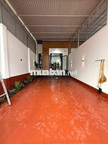 Bán gấp nhà full nội thất hẻm nhựa C1 8m đường Y Wang, Phường Eakao