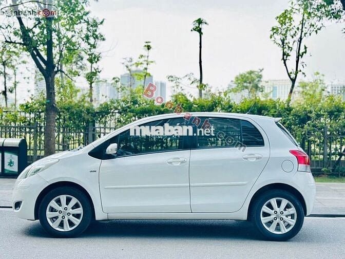 Toyota Yaris nhập khẩu thái lan 2012