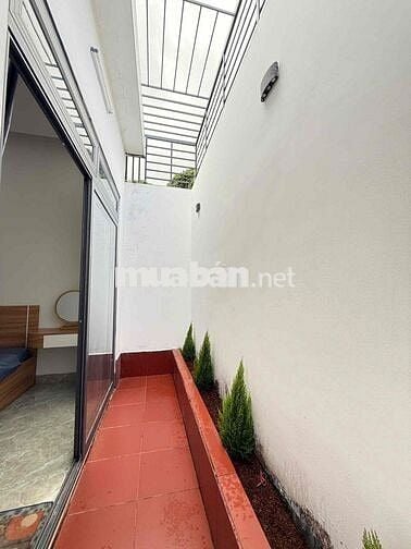 Bán gấp nhà full nội thất hẻm nhựa C1 8m đường Y Wang, Phường Eakao