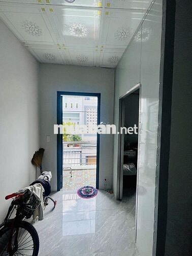 BÁN NHÀ MỚI ĐẸP, 2 TẦNG, HẺM XE HƠI, (5,3X11)M2, 4 PN, 4,2 TỶ CÒN TL