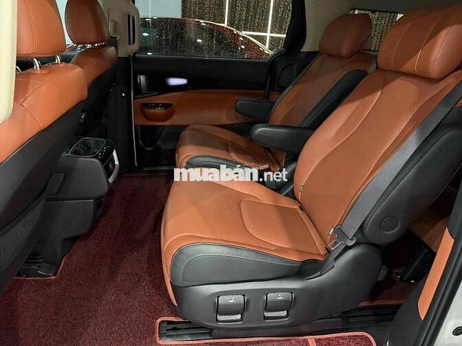 Kia Carnival 2023 Signature 2.2D - 31000 km