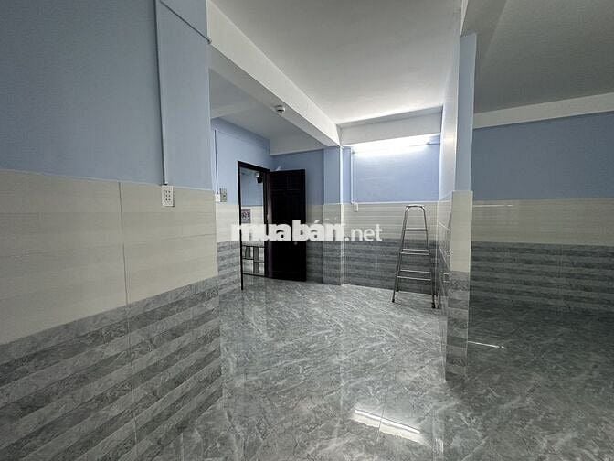 Nhà trọ 30m2 đường Phạm Văn Hai Q. Tân Bình, gần chợ PV2