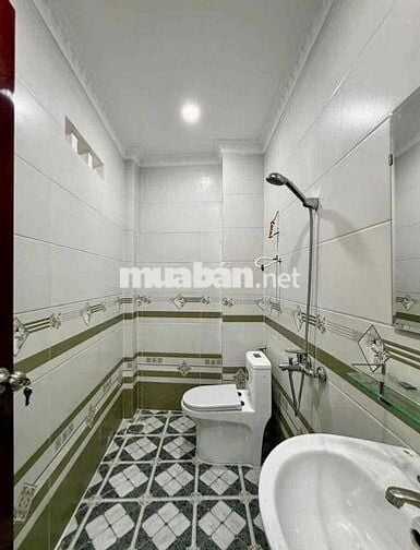 Nhà Trệt Lầu 2pngu, hoàn công, hẻm 138 Trần Hưng Đạo