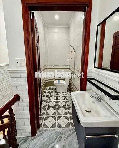 Nhà Trệt Lầu 2pngu, hoàn công, hẻm 138 Trần Hưng Đạo