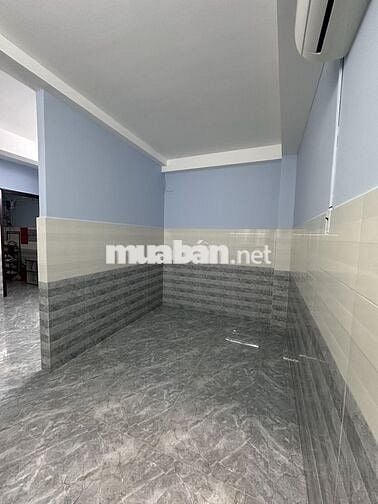 Nhà trọ 30m2 đường Phạm Văn Hai Q. Tân Bình, gần chợ PV2