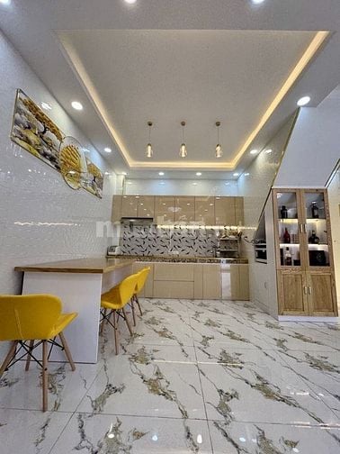Bán nhanh nhà Phạm Văn hai Phường 5 Tân Bình,DT 3.5x11, 41m2, 4 tầng, 
