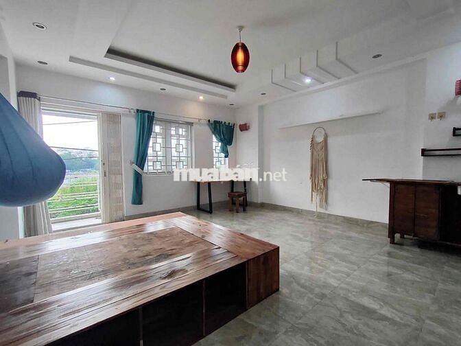 Phòng trọ ban công ngay phạm hùng nối dài kdc đại phúc