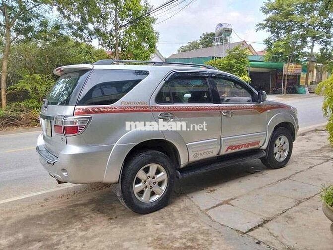 Toyota Fortuner 2010 2.5G - 15 km