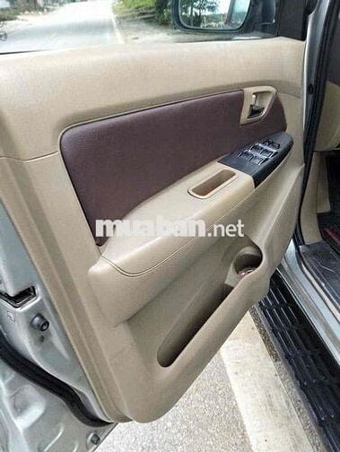Toyota Fortuner 2010 2.5G - 15 km