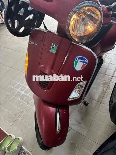 vespa gts nhập ý