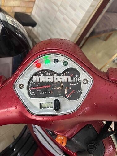 vespa gts nhập ý