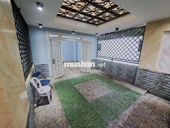 Nhà mặt tiền 30m, dt 100m2 cho 4 lầu, 1 trệt, 1 hầm gửi xe ô tô