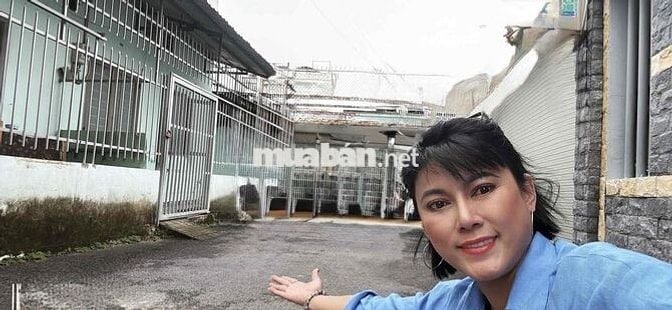 Phạm Văn Đồng Khu Phân Lô 300 M2 /Chỉ 15 Tỷ hai mặt tiền FULL Thổ Cư c
