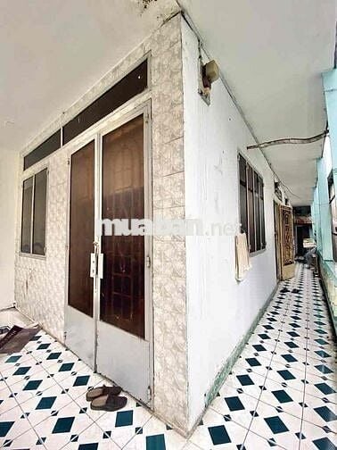 BÁN NHÀ 2 TẦNG. 5x16 VUÔNG VỨC. HXH CÁCH TRƯỜNG CHINH 20M. CHỈ 6,X TỶ