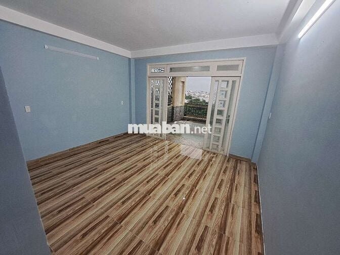 Nhà mặt tiền 30m, dt 100m2 cho 4 lầu, 1 trệt, 1 hầm gửi xe ô tô