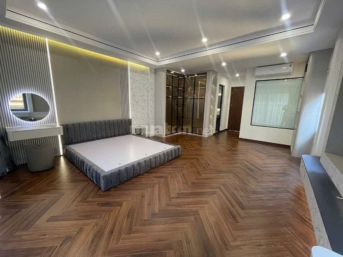 Giá đầu tư, Bán nhà Việt Hưng 5 tầng dân xây Gara oto 55m2 mt 5.35m