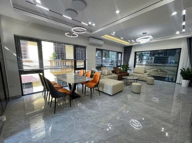 Giá đầu tư, Bán nhà Việt Hưng 5 tầng dân xây Gara oto 55m2 mt 5.35m