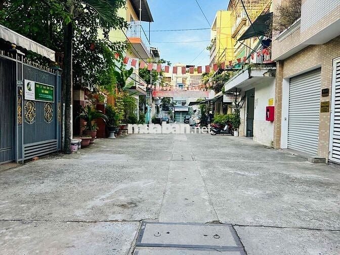 BÁN ĐẤT KIỆT OTO ÔNG ÍCH KHIÊM