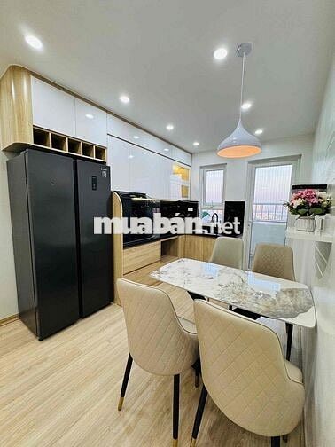 Nhà đẹp full nội thất mới toà VP5 View hồ bán đảo Linh Đàm  cần bán ga