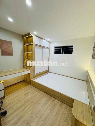 Nhà đẹp full nội thất mới toà VP5 View hồ bán đảo Linh Đàm  cần bán ga