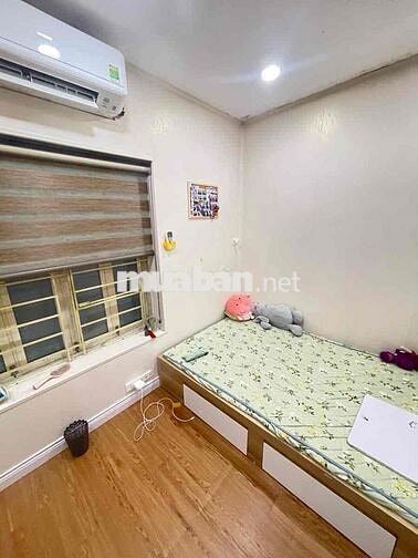 Bán nhà tập thể phố Tân Mai nhà đẹp 2 thoáng ở ngay 70m T3 giá nhỉnh 3