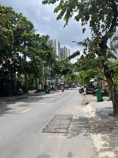 Bán nhà mặt đường Quốc Hương , ( p Thảo Điền , Quận 2 Cũ  ) 