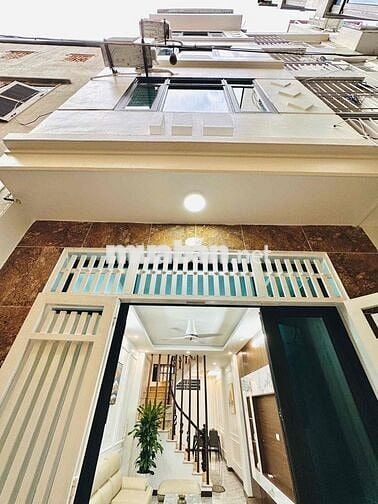 cho thuê tầng 2 gồm 2PN 1VS khép kín, nhà mới đủ đồ