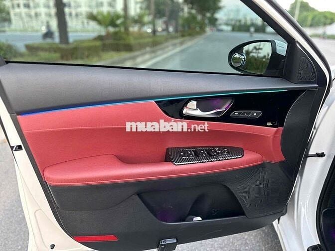 Kia K3 2024 Premium 2.0 AT - 14000 km