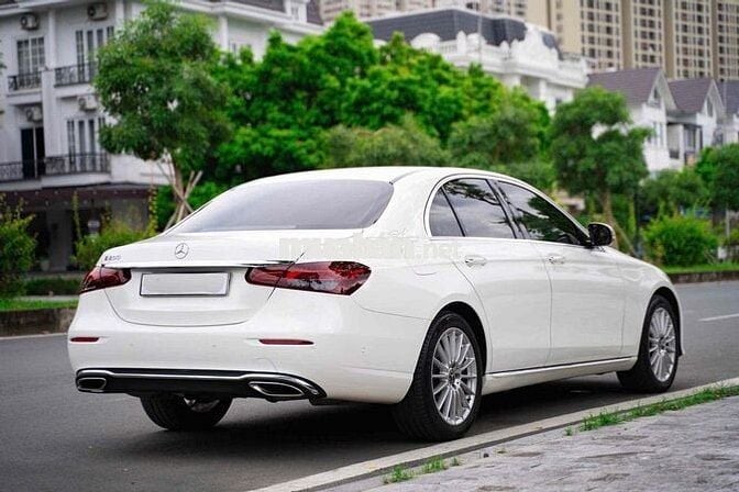 Mercedes Benz E Class 2019 E200 Sport - 40000 km