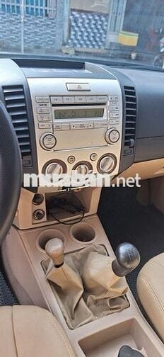 Ford Everest 2009 2.5L 4x4 MT - 250000 km