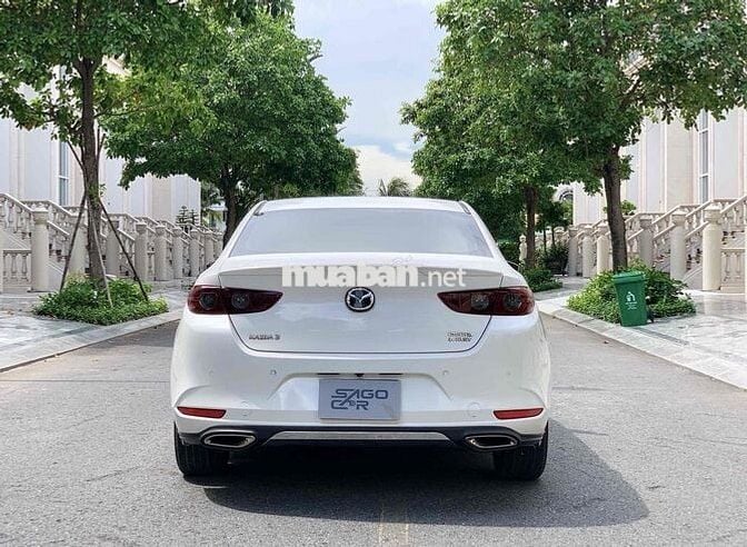 Mazda 3 Luxury 2023 - Odo 2,2vkm còn thơm mùi mới