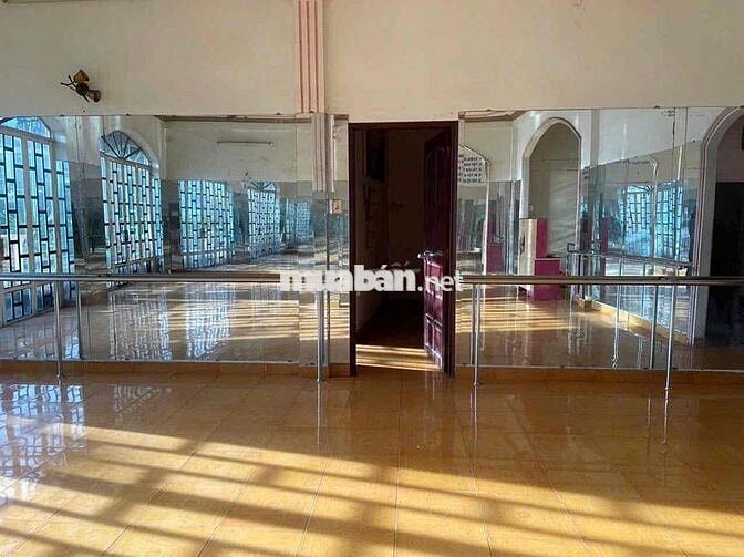 MB Ngang 12m MT Nguyễn Xuân Khoát,Tân Phú (1 trệt 1 lầu, lối điriêng)