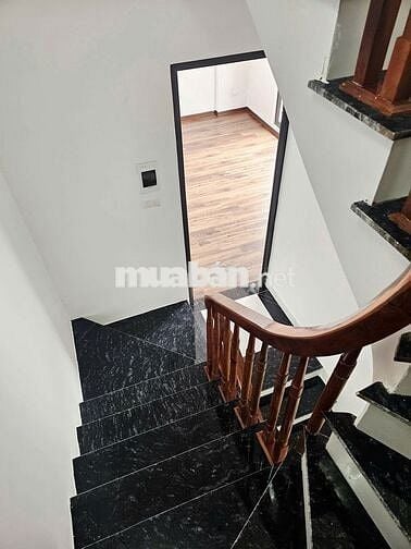 Nhà Mới Bát Khối 5 Tầng Ô Tô Thông Cách 1 Nhà – 4.x tỷ